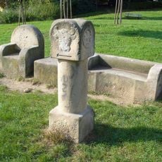 Kamenné plastiky v parku v ulici Vojanova v Krásném Březně