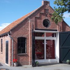 Garage in ambachtelijk-traditionele stijl