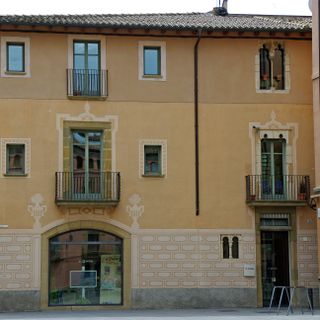 Finestres de l'habitatge a la plaça de la Catedral, 2