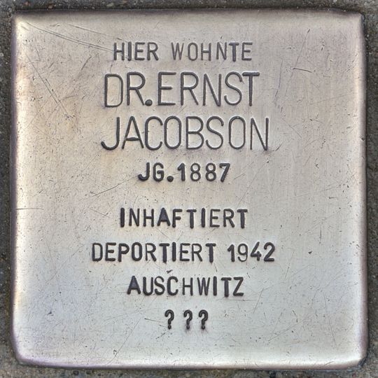 Stolperstein für Dr. Ernst Jacobson