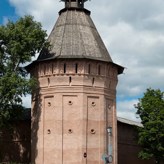 Юго-восточная наугольная башня