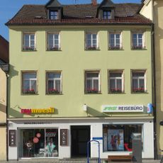 Wohn- und Geschäftshaus