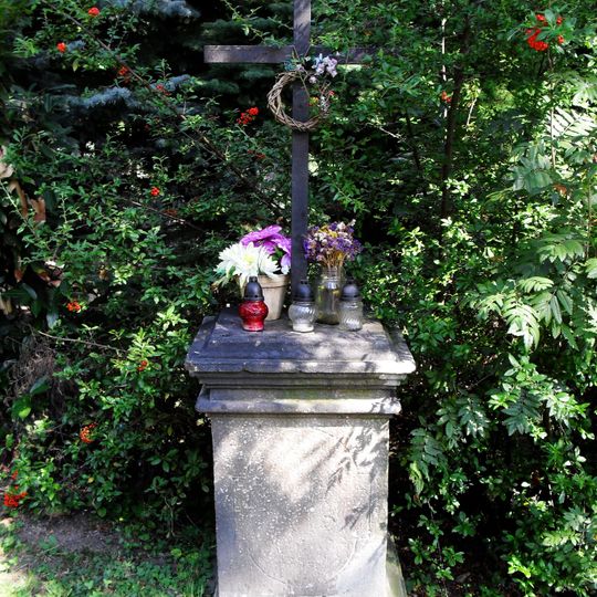 Železný kříž na soklu