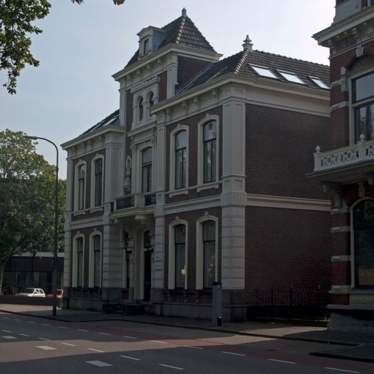 Burgemeester van Roijensingel 13, Zwolle