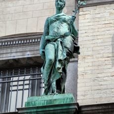 Statua