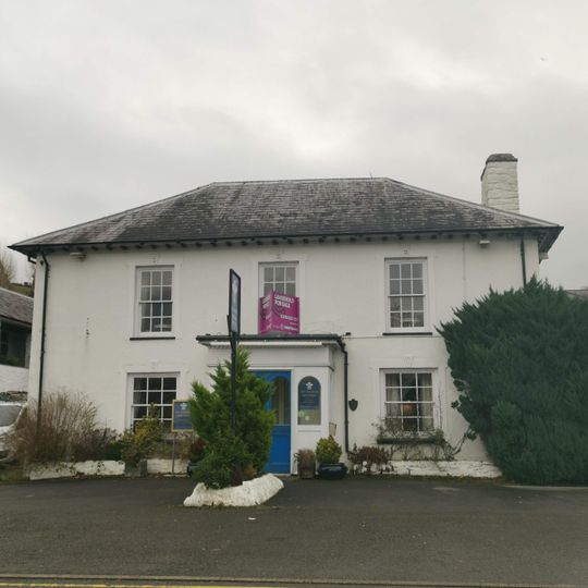 Feathers Royal Hotel,Alban Square