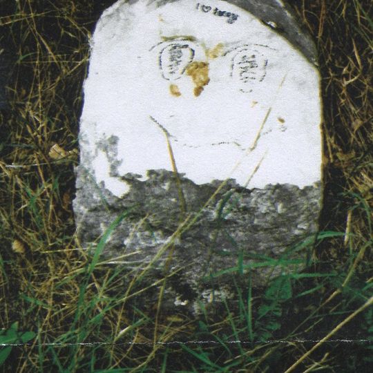 Milestone, Marden Road, 100m S of jct with UC to Horsmonden