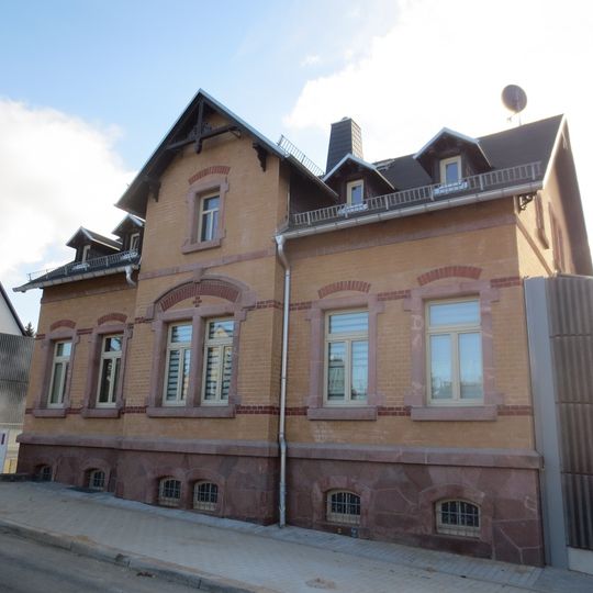 Wohnhaus in offener Bebauung mit Vorgarten Zschopauer Straße 276