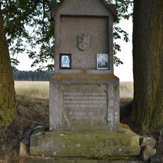 Kříž západně od Kníjí u zaniklého rozcestí