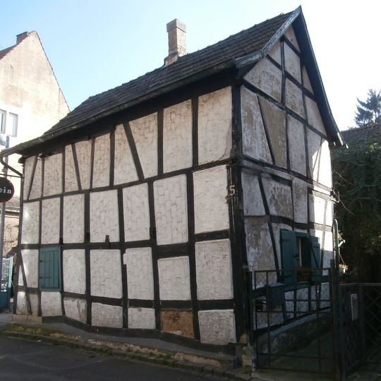 Karl-Broel-Straße 5