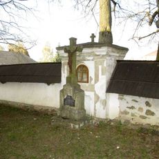 Kříž u kapličky v Častrově
