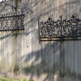 Ev. cintorín Kozia brána, múr ohradný