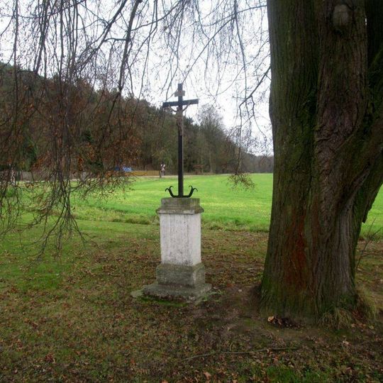 Kříž u křižovatky u Kumberku