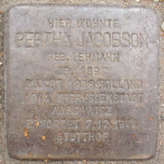 Stolperstein en memoria de Bertha Jacobson