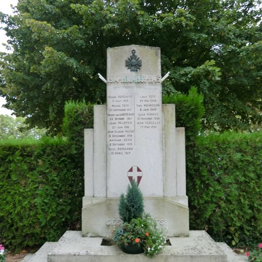 War memorial of Ars-sur-Formans