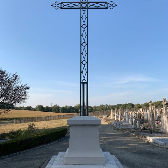 Cemetery cross of Saint-Martin-le-Châtel