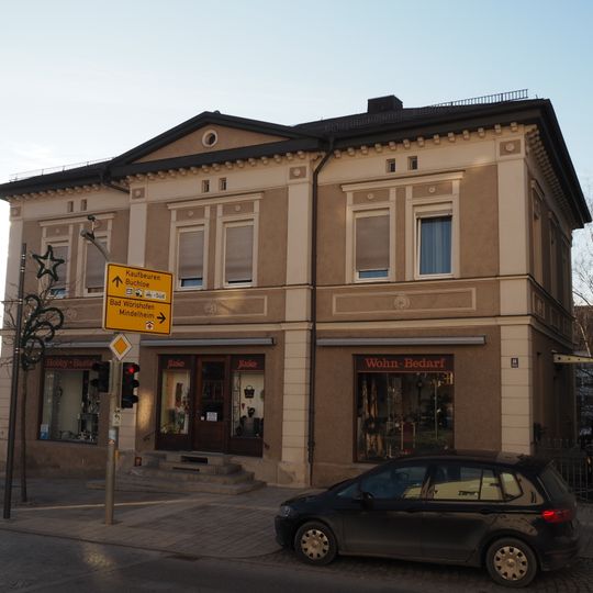 Wohn- und Geschäftshaus