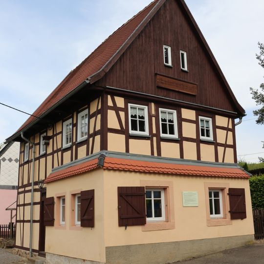 Wohnhaus in offener Bebauung Bachgasse 7