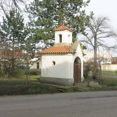 Kaple na návsi v Klíčanech