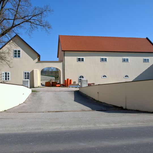 Meierhof Schloss Neudenburg Kemmelbach