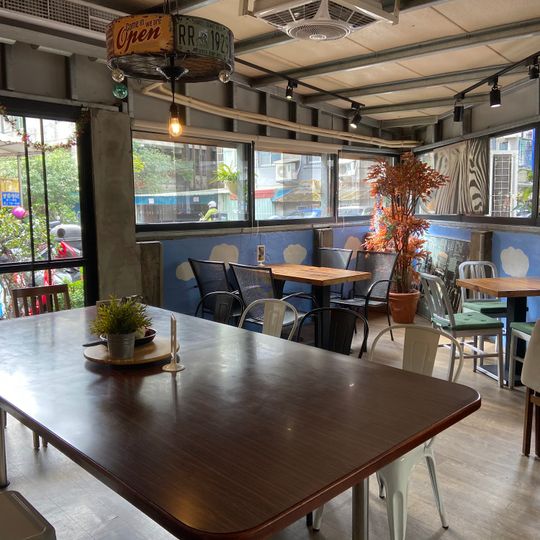 Gatsby American Restaurant