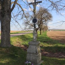 Kříž na rozcestí u Velkého Újezda