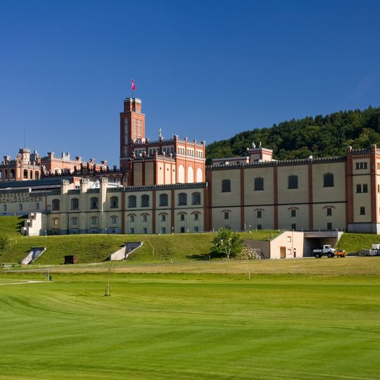 Building Feldschlösschen brewery with pub and factory owner's villa