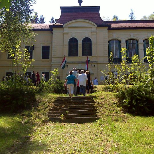 Harruckern–Wenckheim–Almásy mansion in Gyula