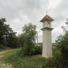 Boží muka na okraji Valticích na rozcestí