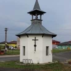 Zvonička na návsi v Hřivně