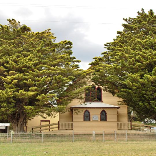Black Lead Uniting church and hall