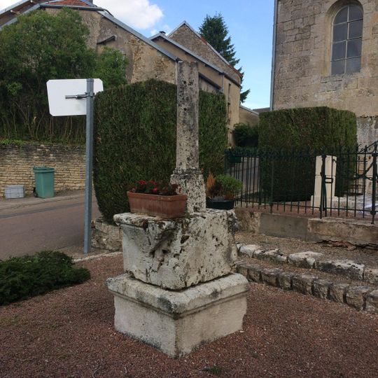 Croix de l'église de Charmoilles