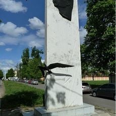 A.M. Gorkiy haykali, stela