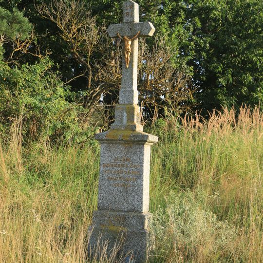 Kříž u cyklostezky nedaleko Ocmanic