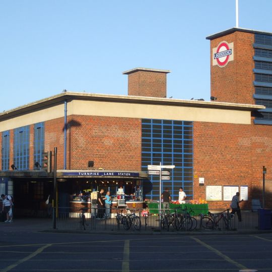 Turnpike Lane tube station
