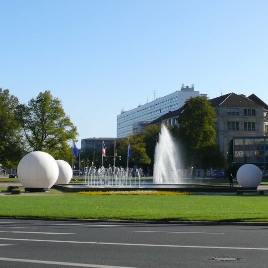 Springbrunnen auf dem Ernst-Reuter-Platz