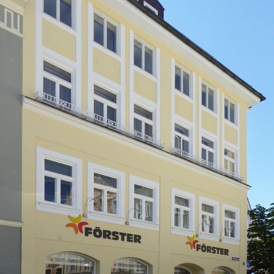 Wohn- und Geschäftshaus, sog. Peißenberger
