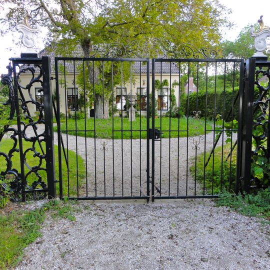 Harsta State, hekpijlers