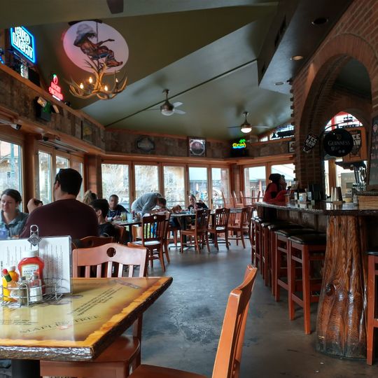 Tom & Earl's Back Alley Grill