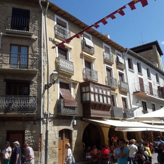 Plaza de Carlos III, 25