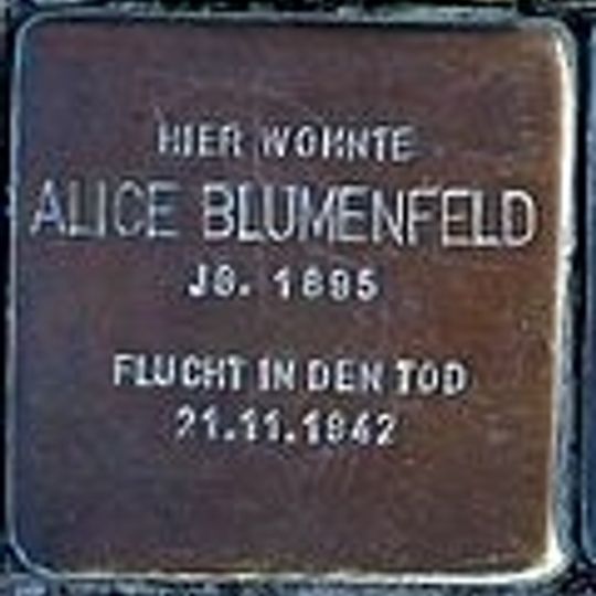 Stolperstein en memoria de Alice Blumenfeld