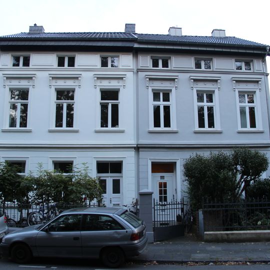 Alfred-Bucherer-Straße 57