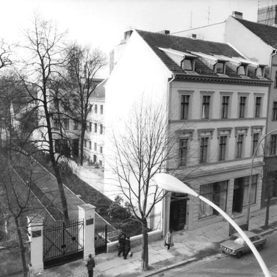 Brecht-Weigelmonument
