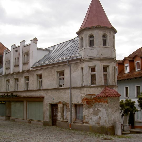 Wohn- und Geschäftshaus