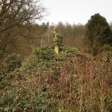 Sloup Nejsvětější Trojice ve Velkých Losinách v zámeckém parku