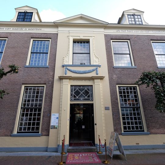 Rijksmonument op Donkerstraat 4
