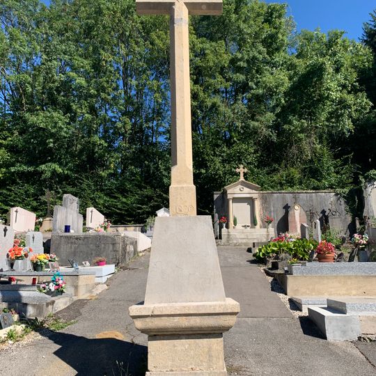 Cemetery cross of Ambutrix