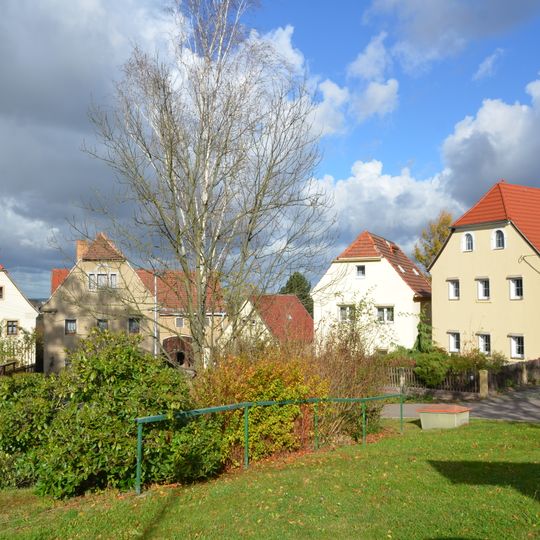 Wohnstallhaus und Scheune eines Bauernhofes Am Rundling 14