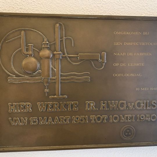Gedenkplaat H.W.G. van Gils