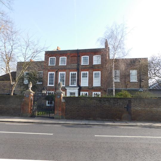 Cross Deep And Coach House